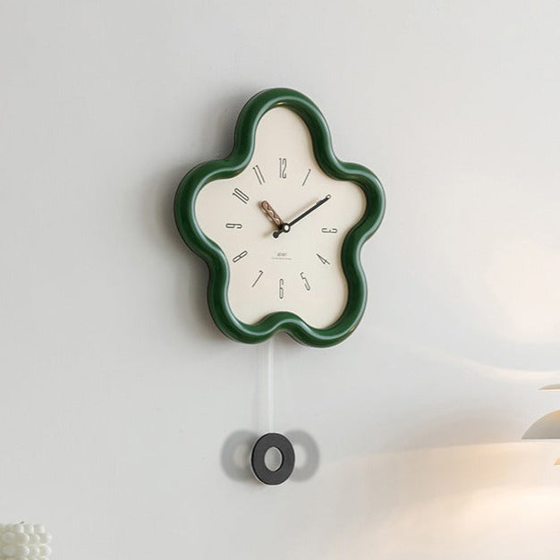 3D Bloom Pendulum Clock for Whisper-Quiet Environment