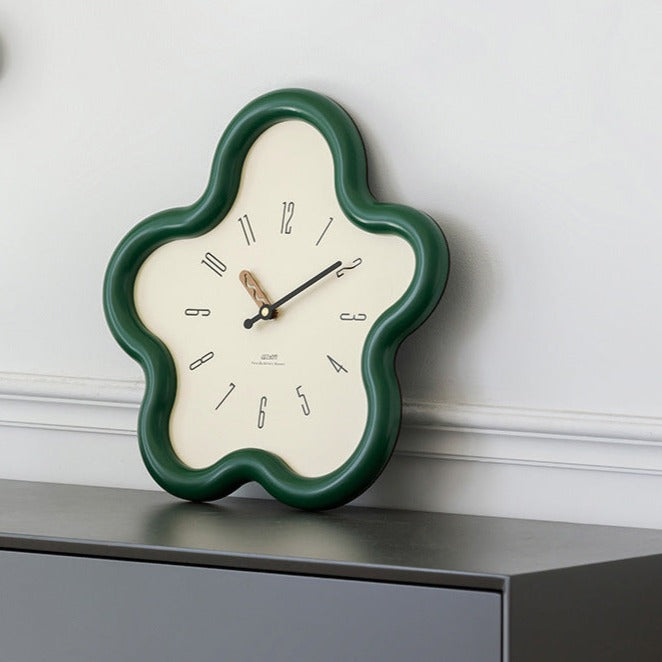 3D Bloom Pendulum Clock for Whisper-Quiet Environment